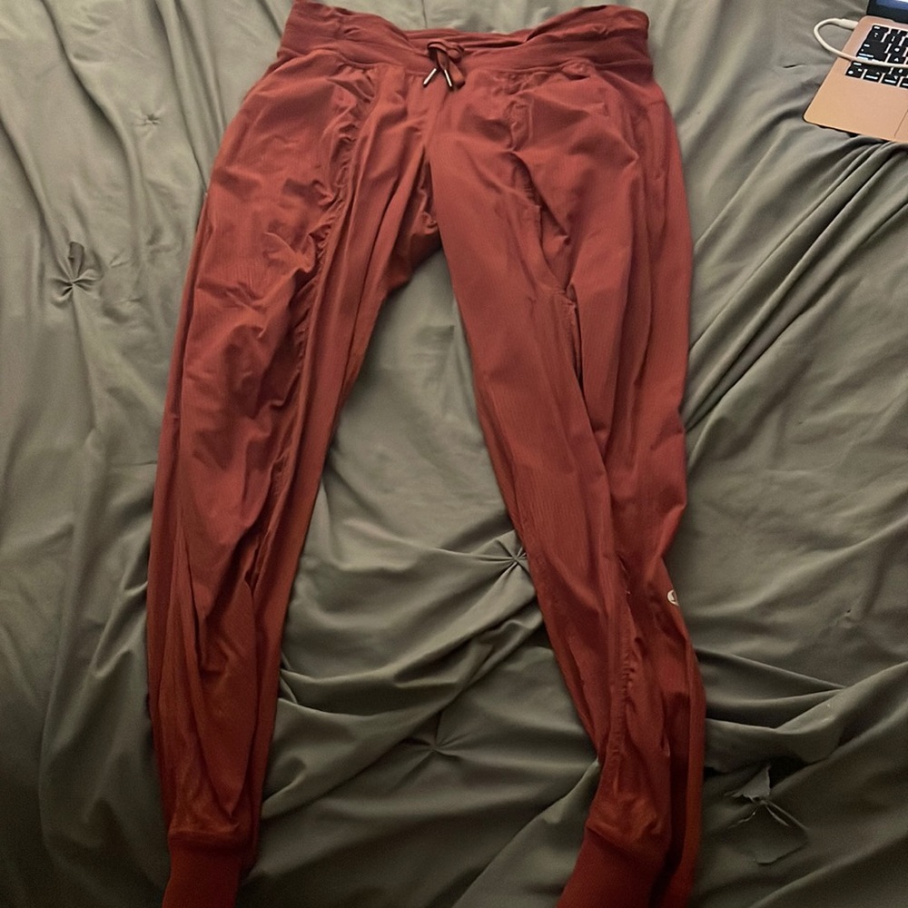 Lululemon dance studio jogger